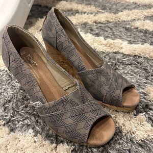 Toms wedge heal- Womens 6.5